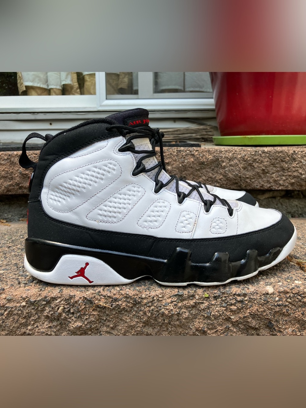 Jordan Retro 9 Mid - White / Black / Red Accents